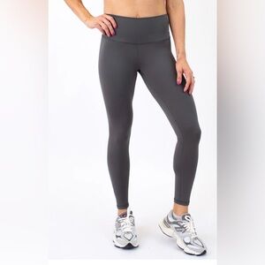 Fleo Dark Grey El Toro Legging Size Medium